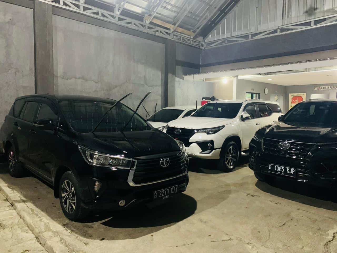 Rental Mobil Toyota Hiace Harian Di Kebayoran Lama Jaksel